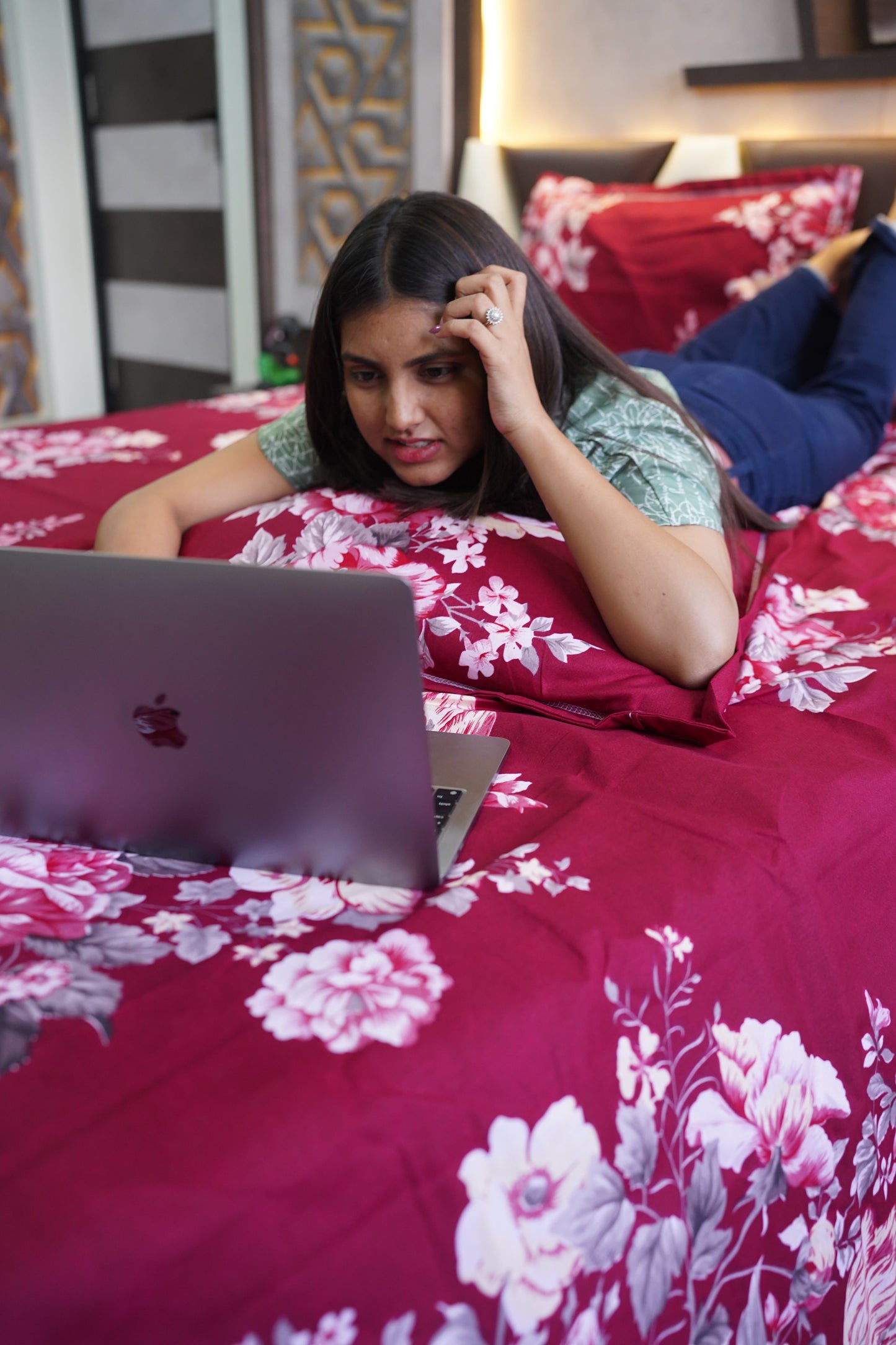 Snugglea Premium King Size Bedsheet (108" x 108"): 400 TC